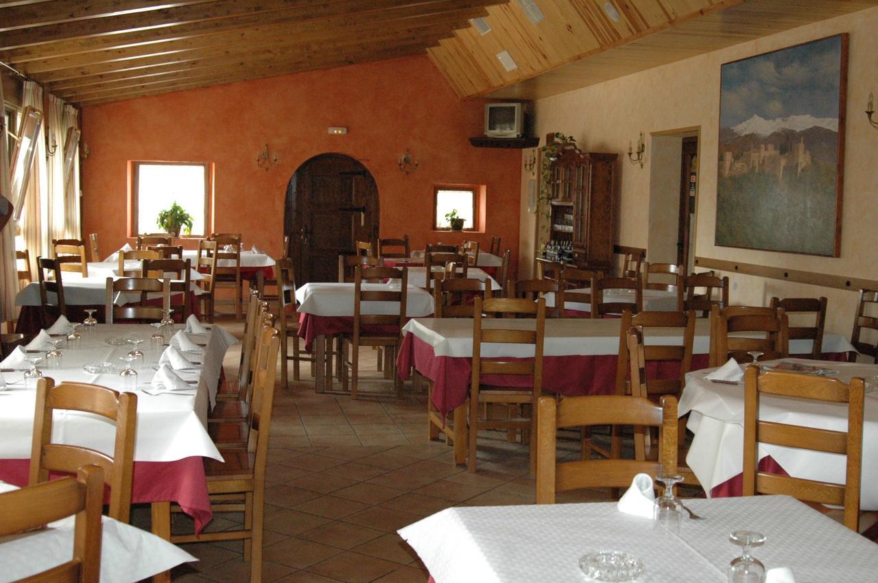 Hotel Restaurante Santa Elena Sabiñánigo Eksteriør billede